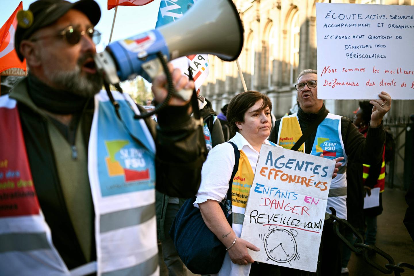 Les animateurs périscolaires de Paris, en grève, dénoncent un climat de suspicion généralisée