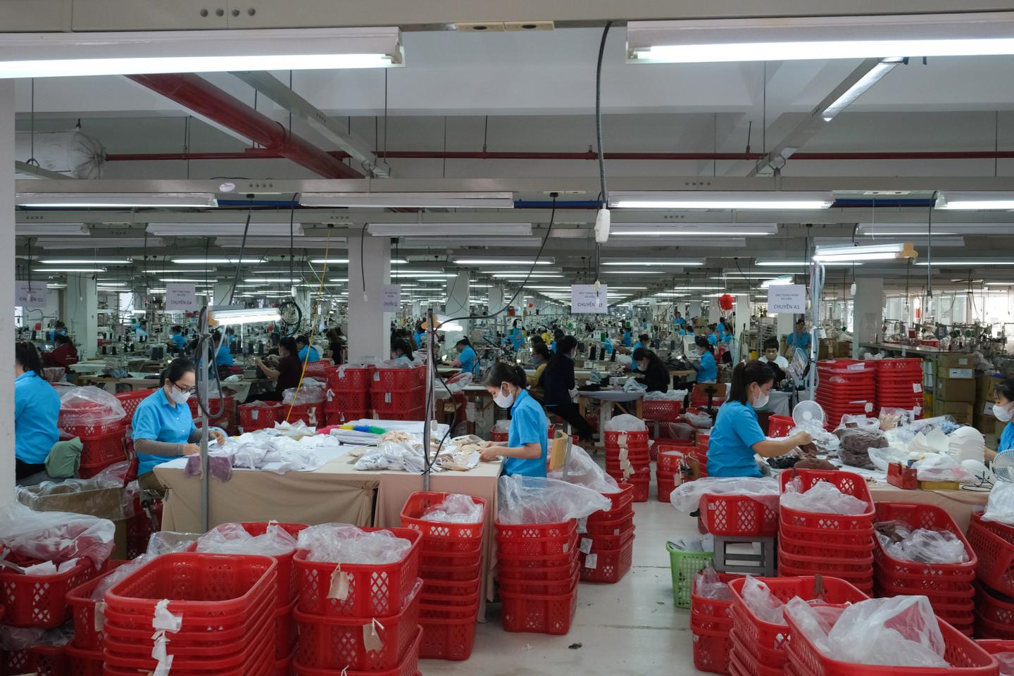 Au Vietnam, les usines d’habillement profitent de la politique douanière de Donald Trump