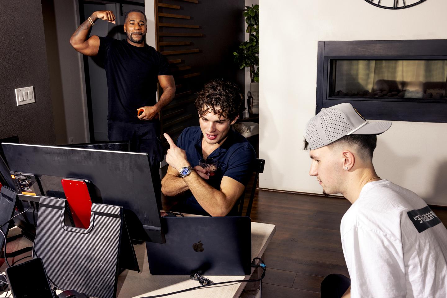 Le « looksmaxxing », un inquiétant culte de la performance et des canons virilistes