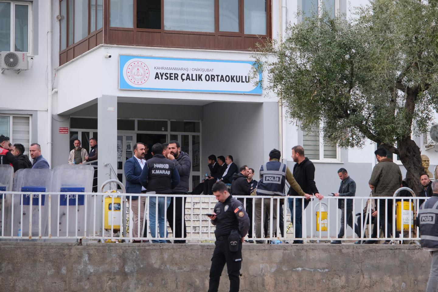 En Turquie, 83 personnes visées par des mandats d’arrêt pour apologie en ligne des fusillades dans des écoles