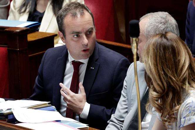 O Primeiro Ministro, Sébastien Lecornu, na Assembleia Nacional, 15 de abril de 2026.