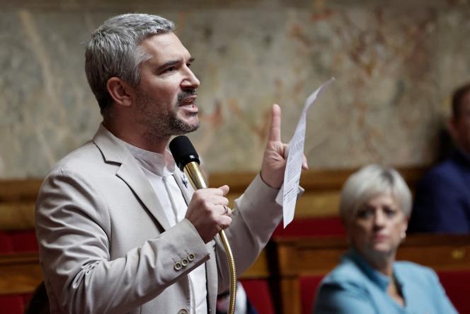 O deputado (Les Ecologistes) Arnaud Bonnet, coautor do projeto de lei, na assembleia nacional de 4 de novembro de 2025.