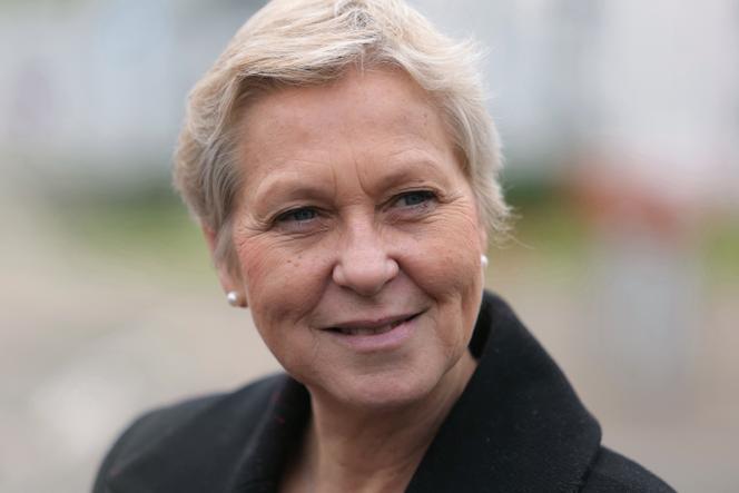 Anne Le Hénanff, Ministra Delegada responsável pela inteligência artificial e tecnologia digital, no site da empresa de TI Bull, em Clayes-sous-Bois (Yvelines), 3 de abril de 2026. 