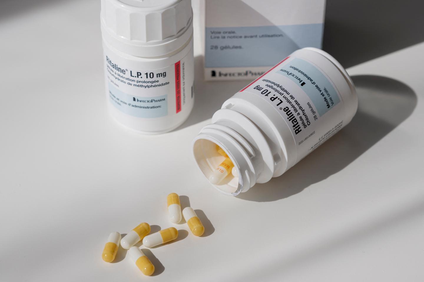 « Je vends, si quelqu’un est intéressé » : le trafic de psychostimulants alimenté par les réseaux sociaux