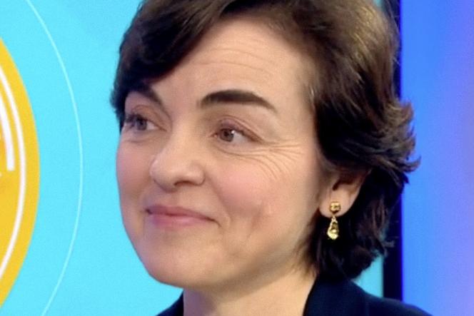 Christine Fréchette no set da TVA Nouvelles, em 2024.