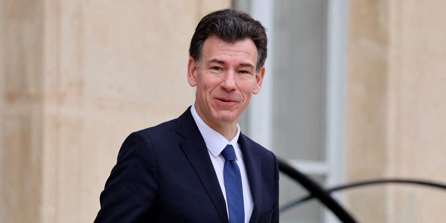 Le ministre de l'enseignement supérieur critique les universités sur les frais d'inscription des étudiants étrangers