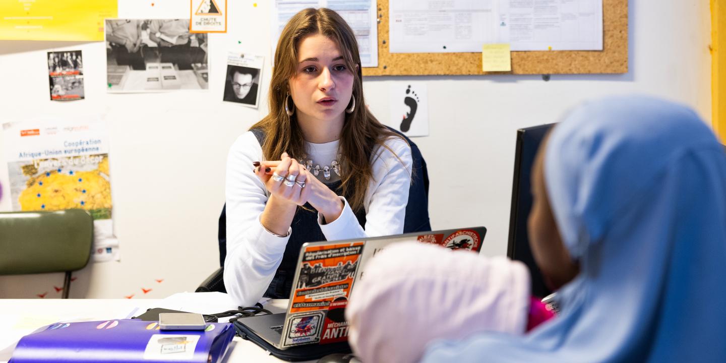 Izia, 23 ans, bénévole à la Cimade : les récits d'exil bouleversants qui hantent encore