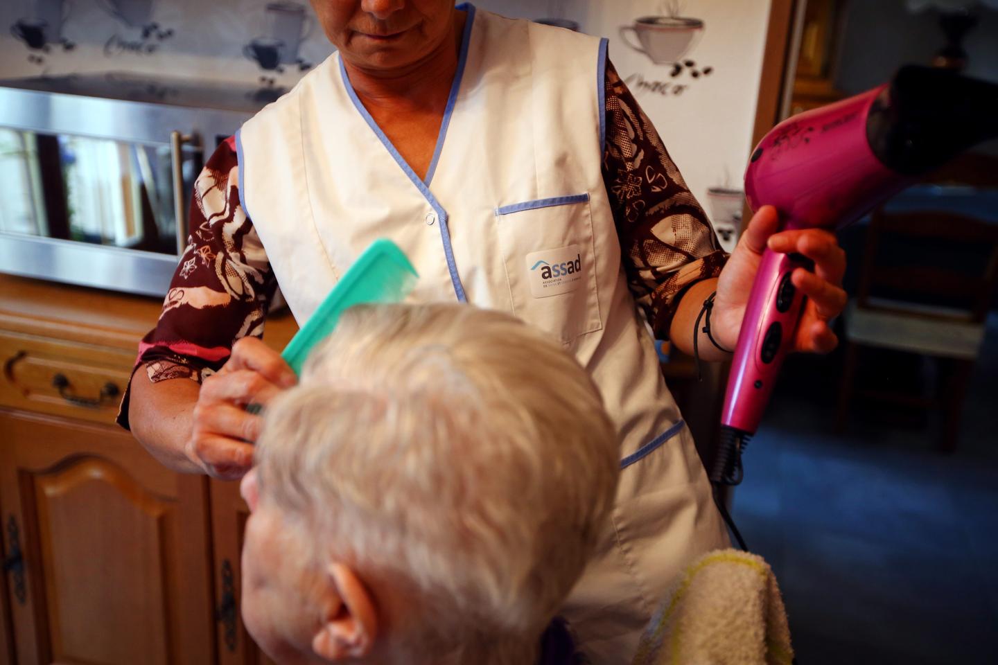 Pris dans un étau budgétaire, les départements en difficulté face au vieillissement de la population