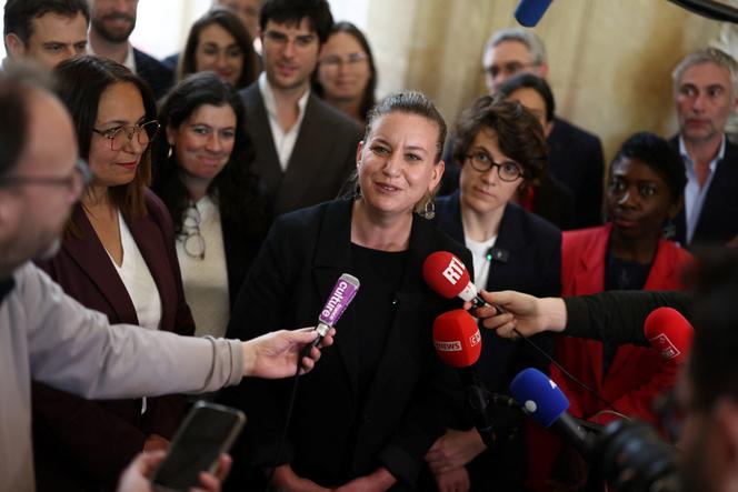 Mathilde Panot, na Assembleia Nacional, em Paris, 16 de abril de 2026.  