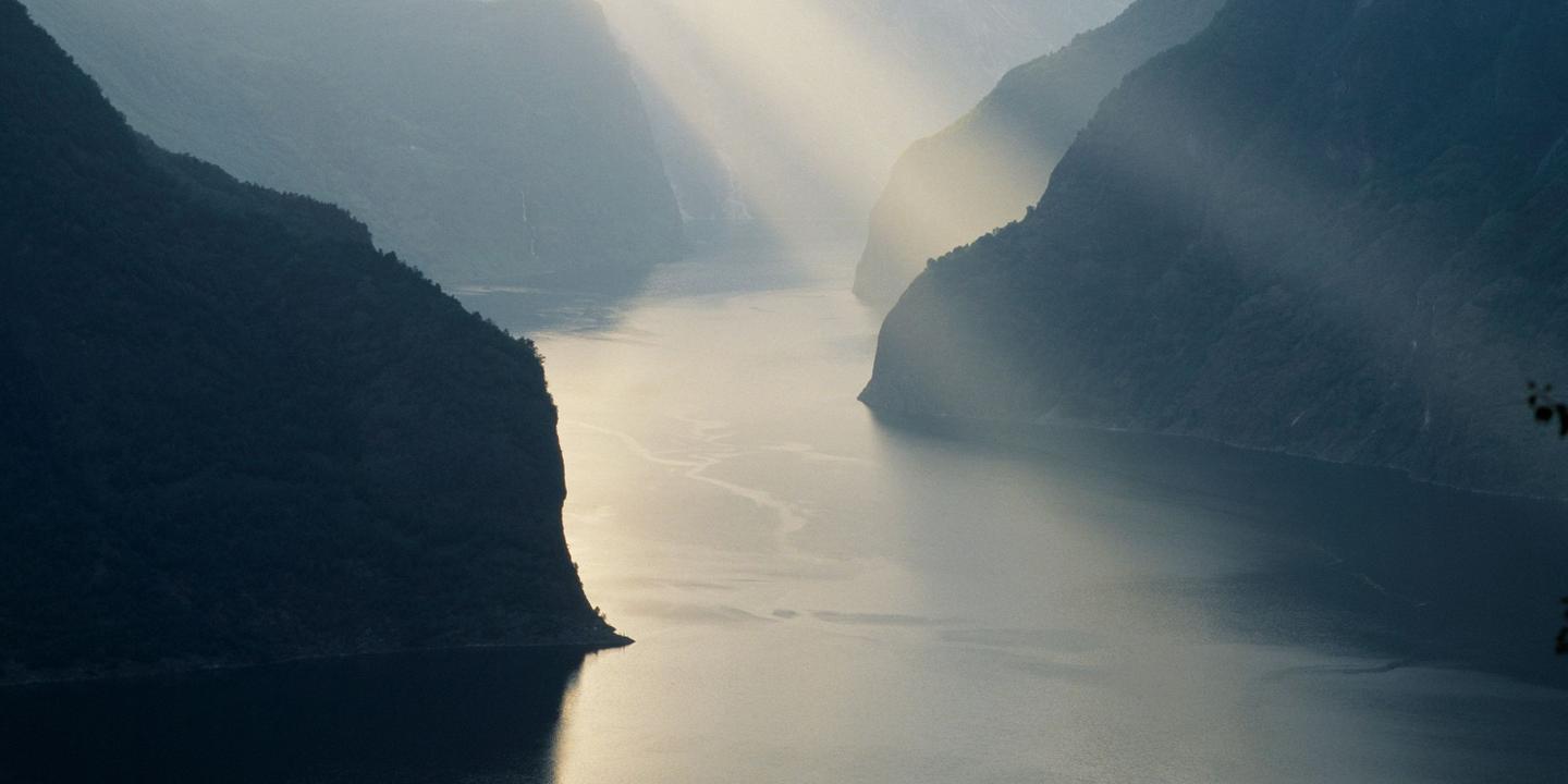 Sigri Sandberg retrouve le sens de vivre en ramant sur le Sognefjord