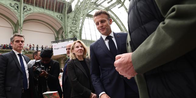 Grasset : Emmanuel Macron estime « important » de défendre « le pluralisme éditorial »