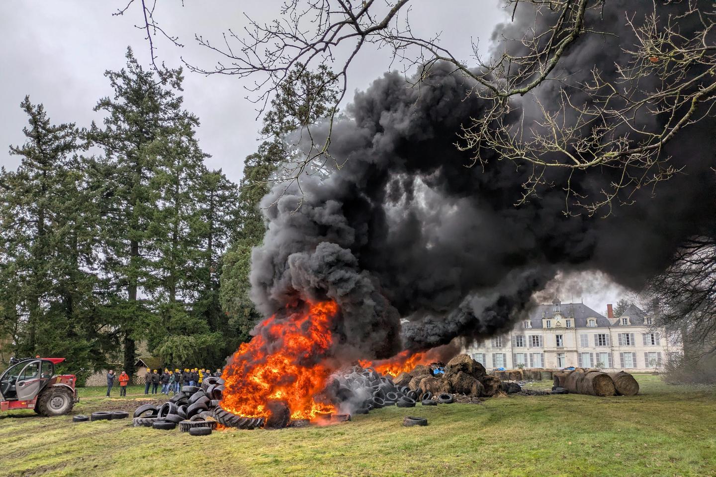 « La guerre que le gouvernement livre à la protection de l’environnement ruisselle désormais sur les agents de l’Etat »
