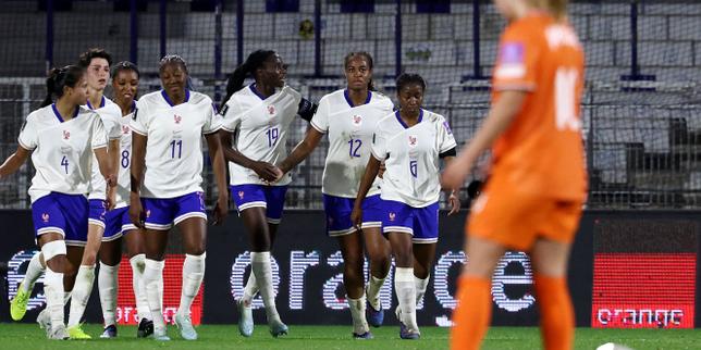 Mondial 2027 de football : l’équipe de France féminine accrochée par les Pays-Bas, la qualification directe s’éloigne