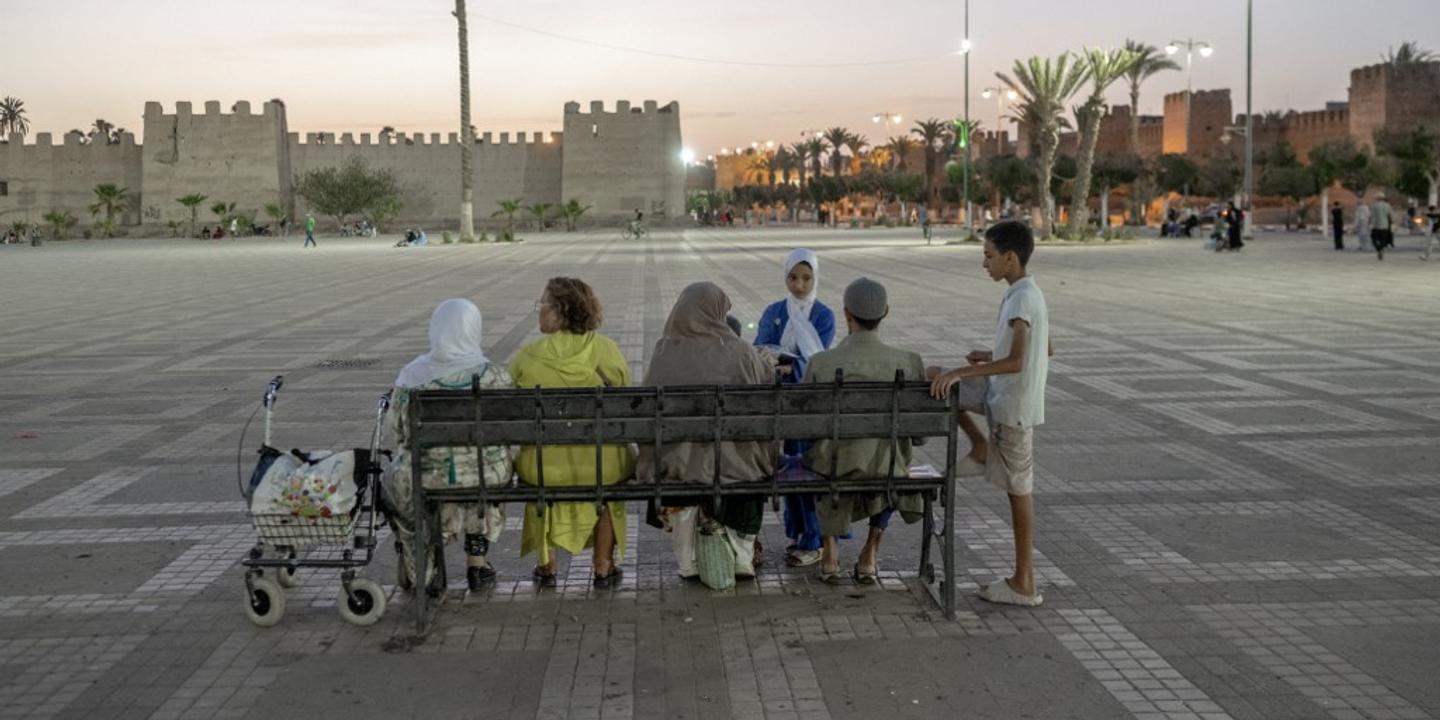 Au Maroc, une enquête révèle les mutations profondes de la société, entre mariages plus tardifs et chute de la natalité