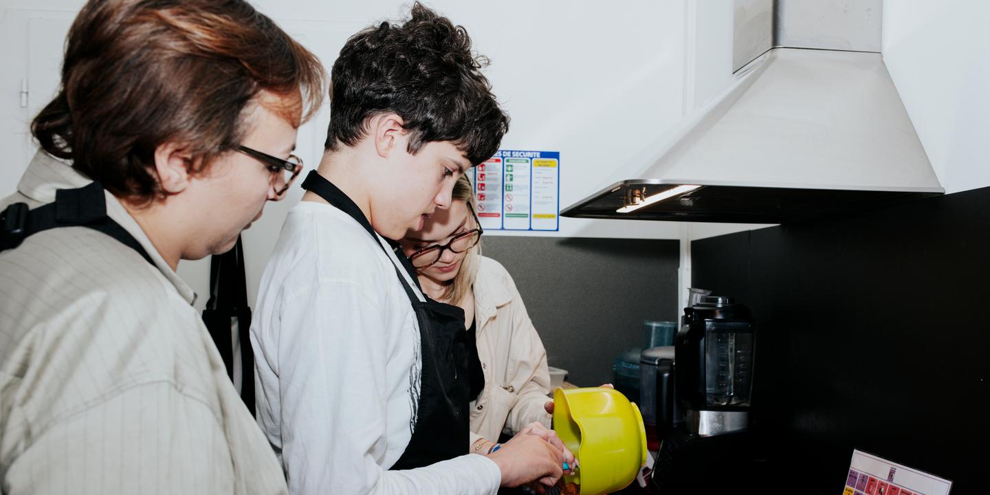 Autisme : un retard scientifique et des diagnostics tardifs en France
