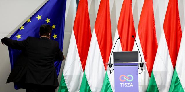 The Constitutional Paradox of Illiberal Deconstruction