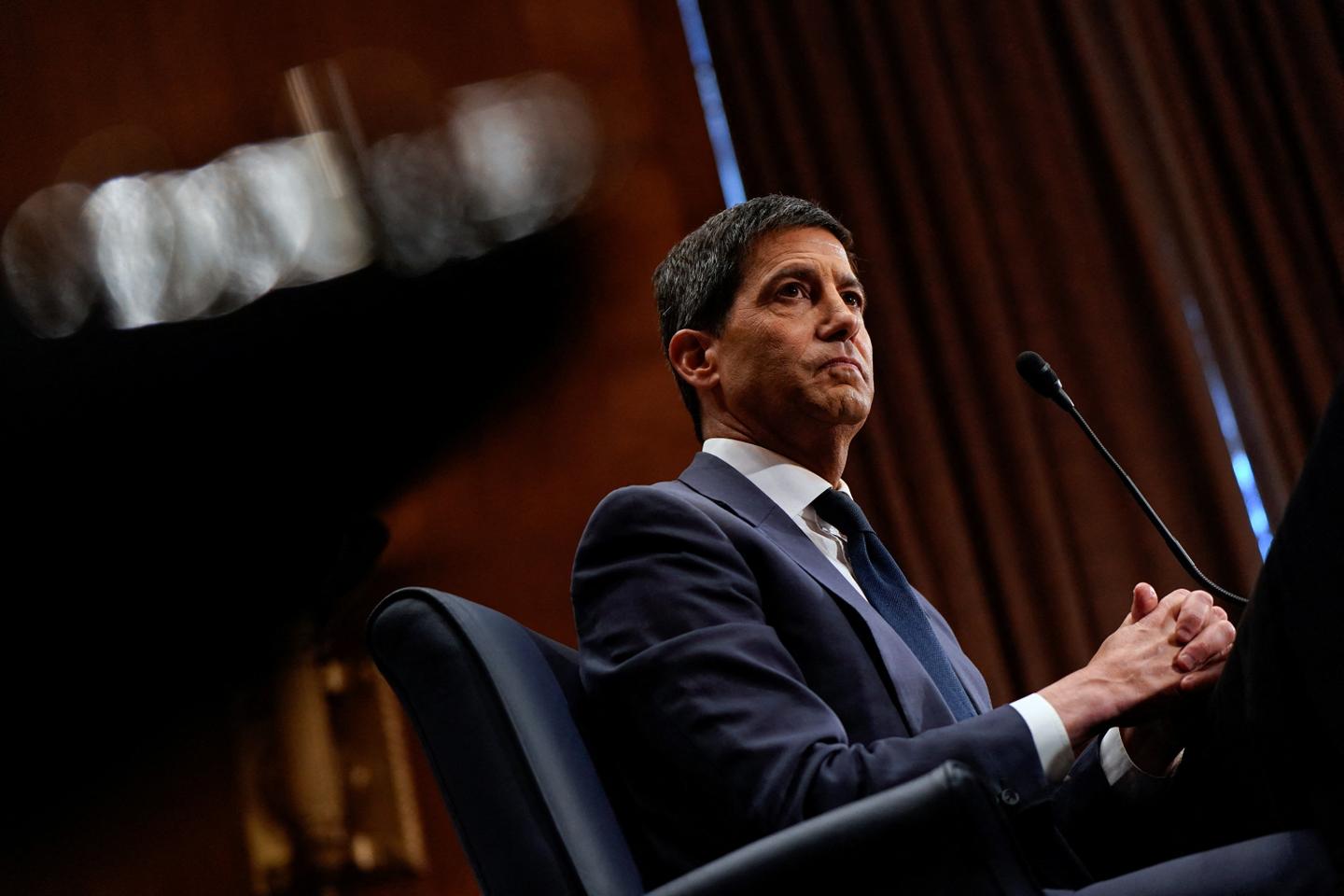 Le Sénat américain approuve la nomination du candidat de Donald Trump, Kevin  Warsh, à la tête de la Fed