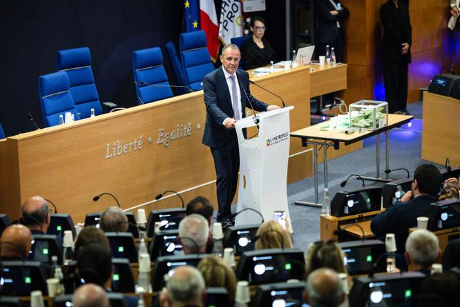 Nicolas Isnard, prefeito de Salon-de-Provence (Bouches-du-Rhône), após ser eleito presidente da metrópole Aix-Marseille-Provence, em Marselha, 7 de abril de 2026.