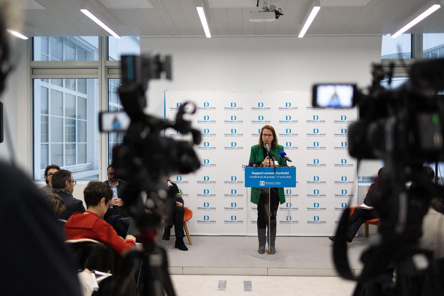 La Défenseure des droits s’alarme de l’« industrialisation » de la lutte contre la fraude sociale