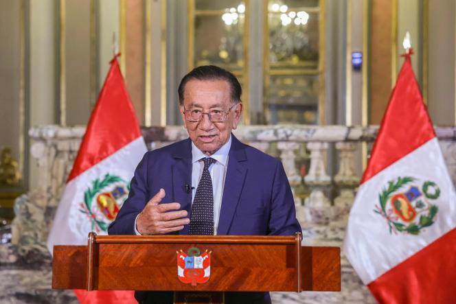 O presidente interino peruano, José Maria Balcazar, durante discurso em Lima, 22 de abril de 2026.