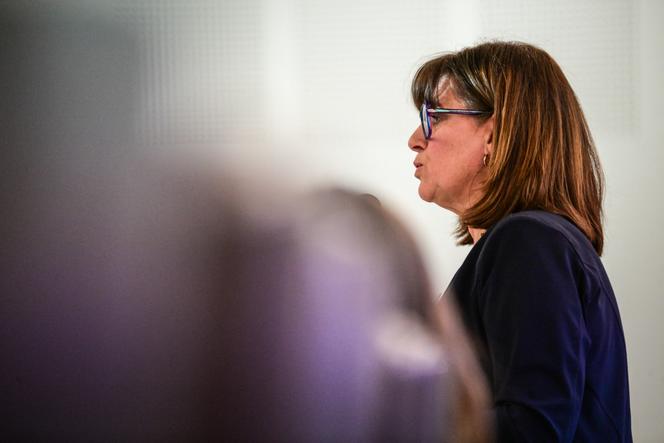 A nova presidente da Métropole de Lyon, Véronique Sarselli, durante a sua eleição como presidente do conselho, em Lyon, 26 de março de 2026.