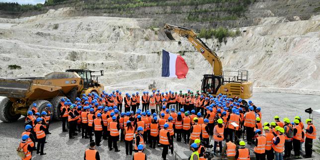 Macron wants to apply 'Notre-Dame method' to 150 strategic industrial projects