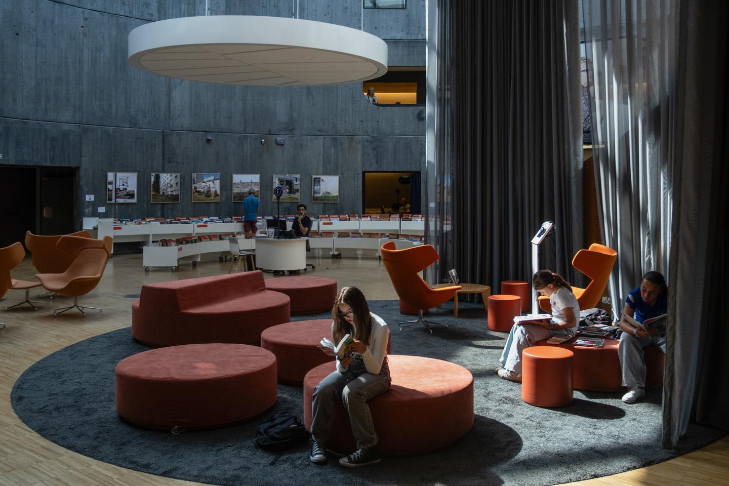 Les bibliothèques et médiathèques de France, plus de 100 millions d’entrées, mais un succès fragilisé