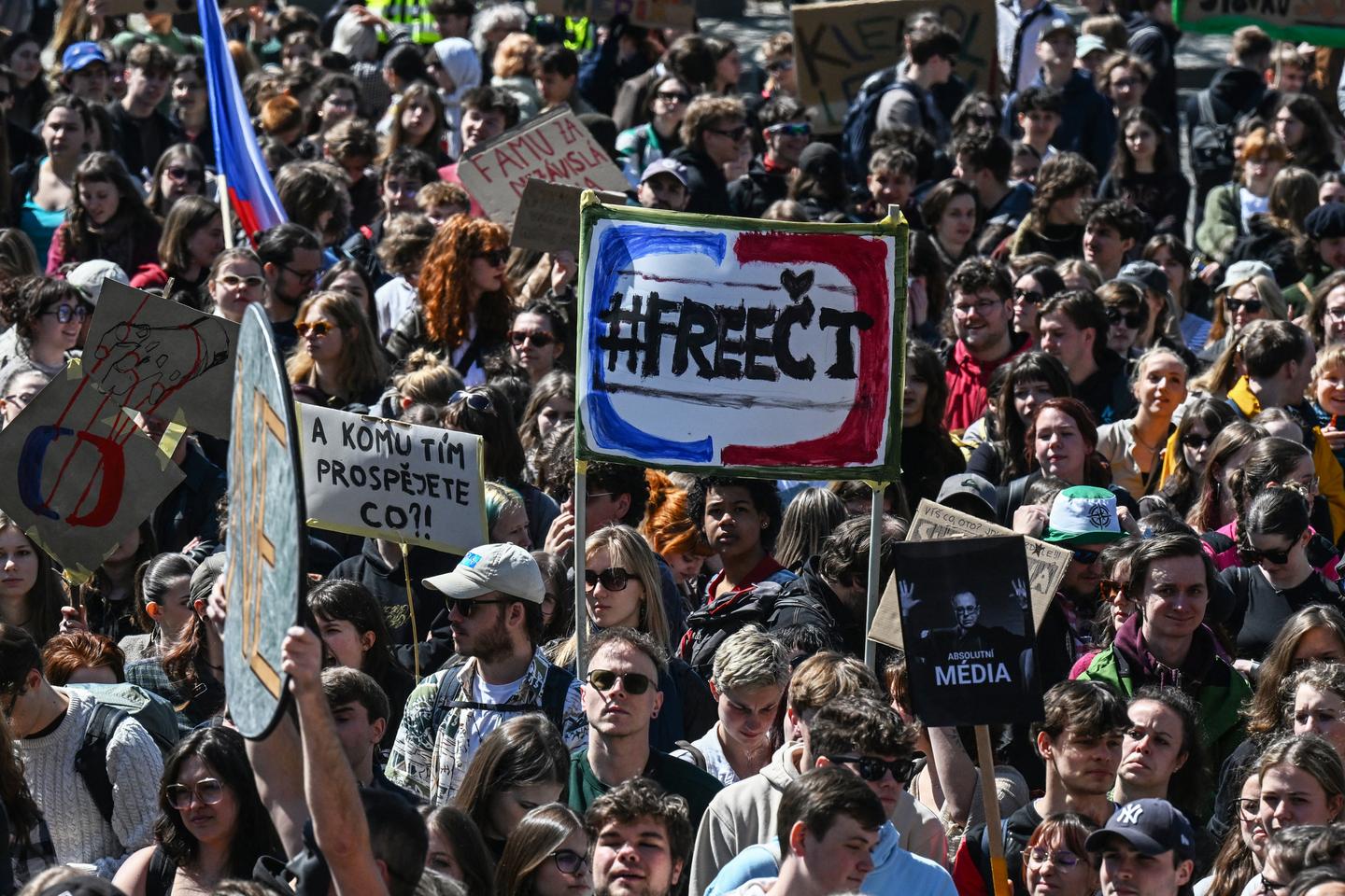 En République tchèque, l’audiovisuel public s’inquiète des pressions du pouvoir