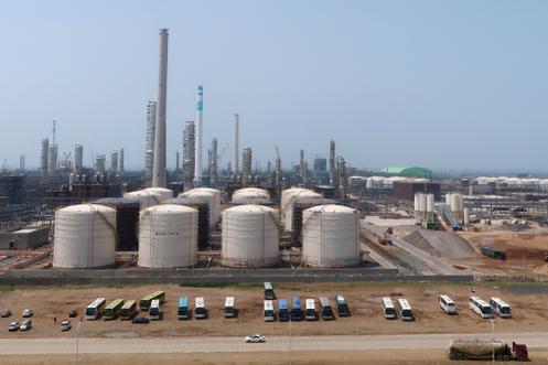 Un complexe pétrochimique de l’entreprise Hengli Petrochemicals, à Dalian (province du Liaoning), en Chine, le 16 juillet 2018.