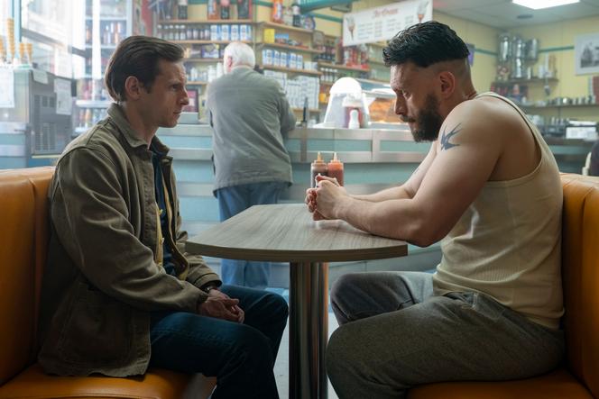 Jamie Bell e Richard Gadd em “Half Man”.