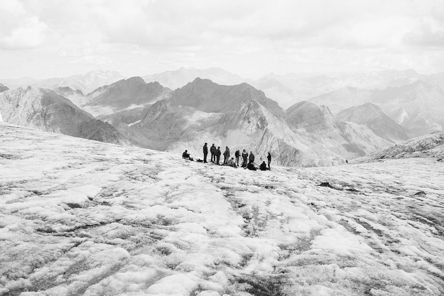 De los glaciares de los Pirineos a las costas del Finistère, el fotógrafo Grégoire Eloy capta un mundo en mutación