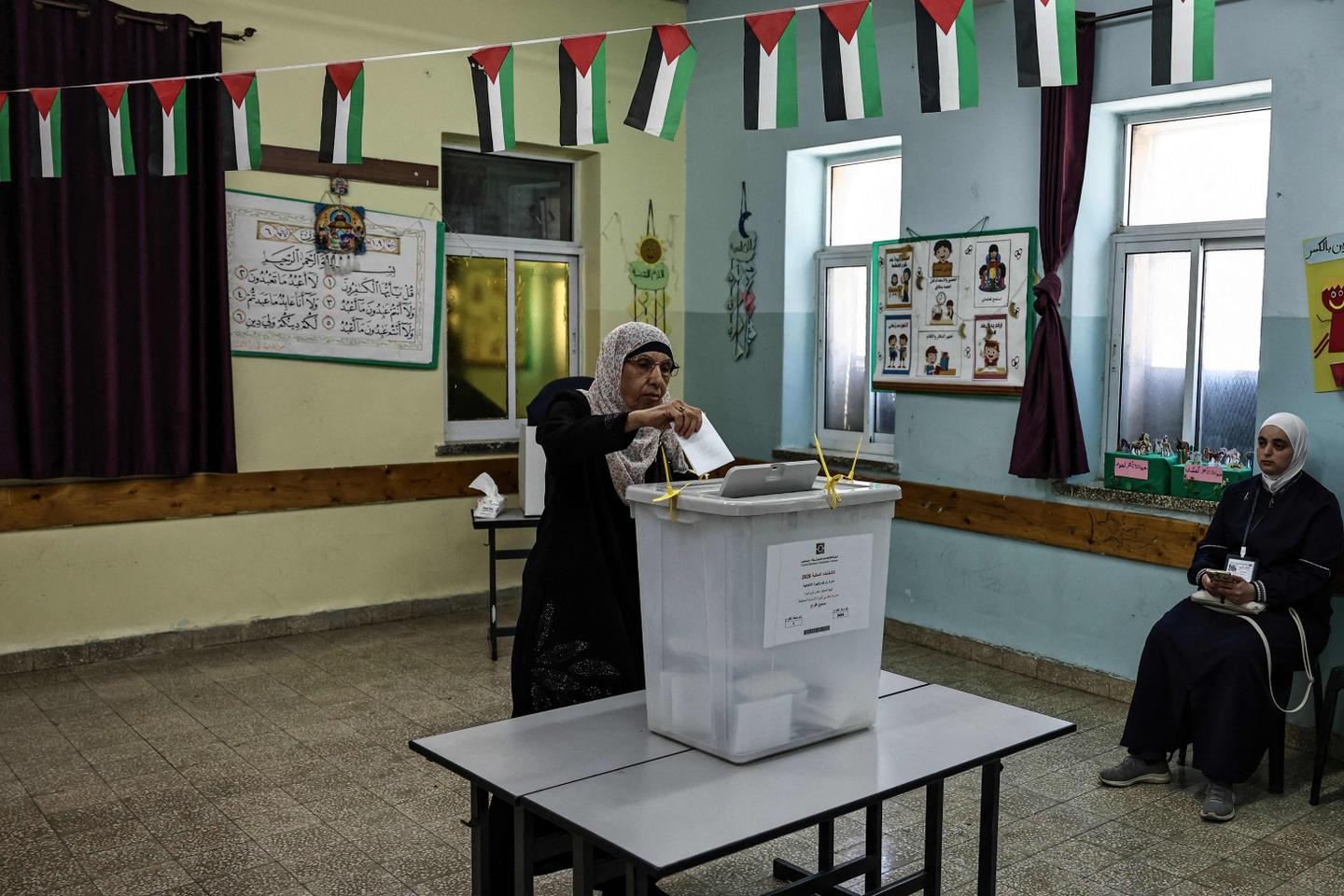Elections en Cisjordanie et à Gaza : les Palestiniens votent pour désigner leurs maires et conseillers municipaux
