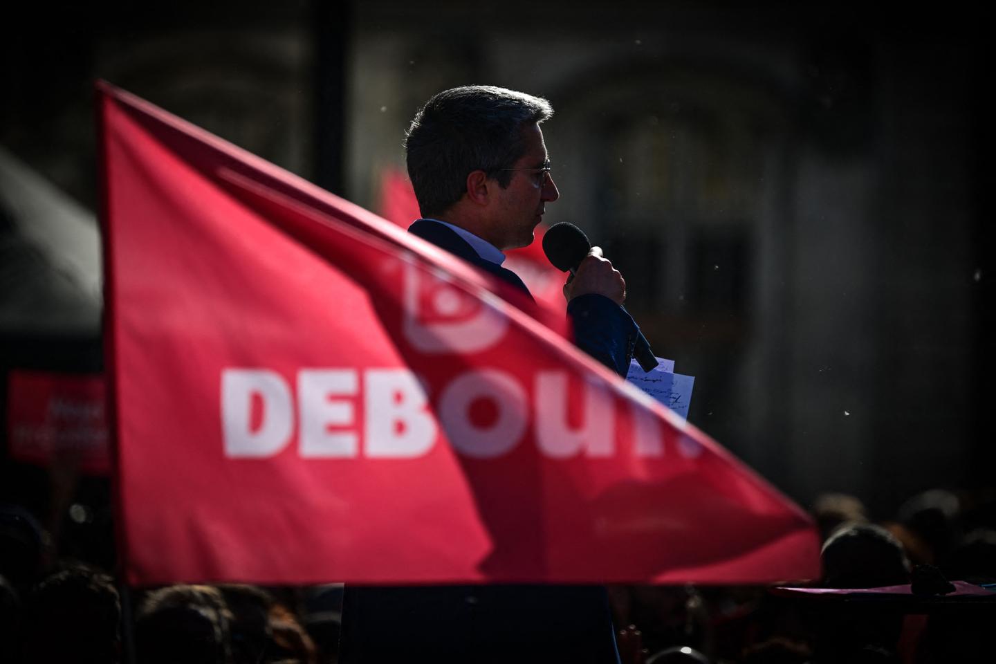 Présidentielle 2027 : à Lyon, François Ruffin lance sa campagne en mettant en scène un entretien d’embauche au poste de président