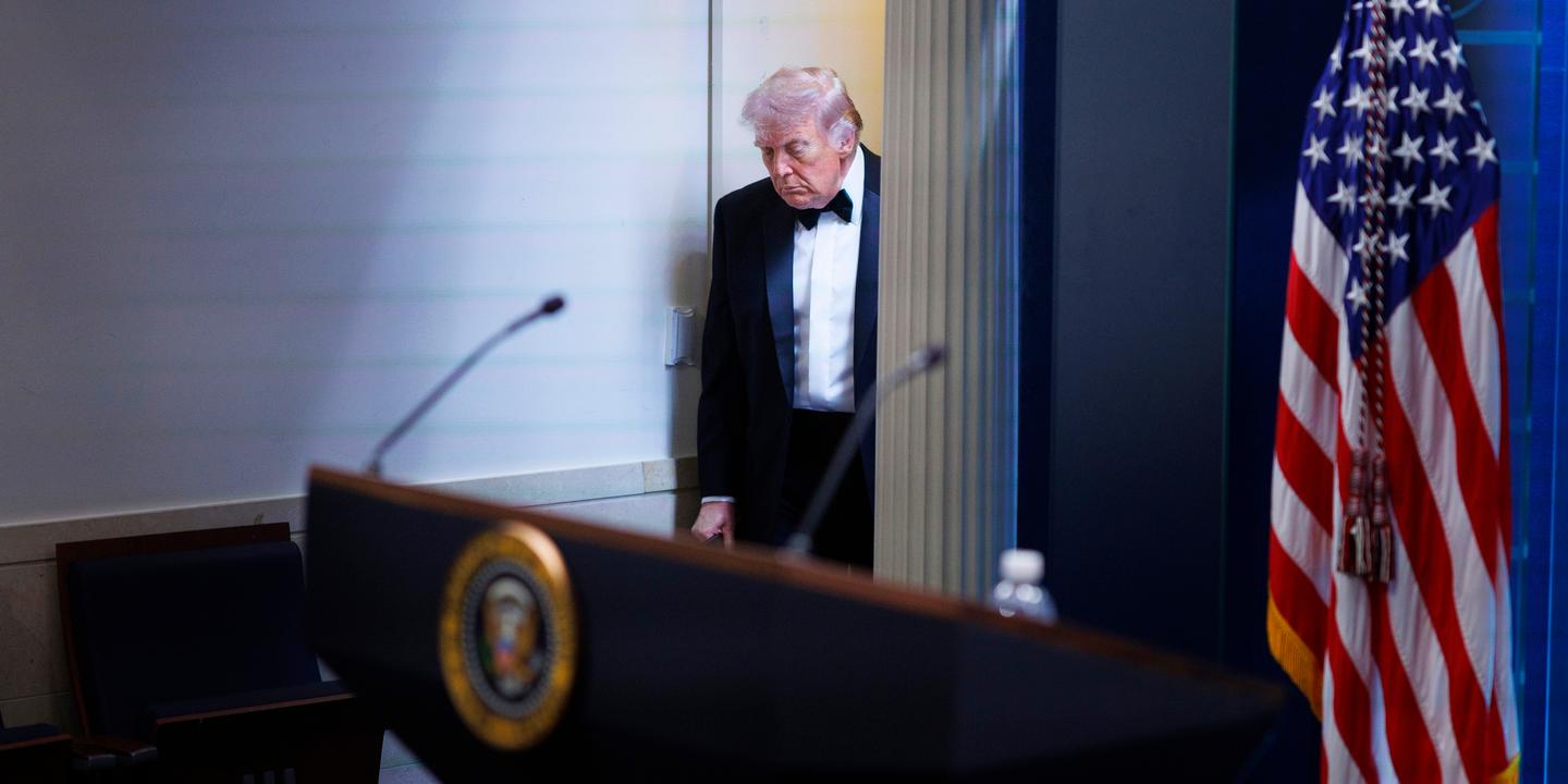 Trump rattrapé par l'impasse en Iran et ses revers judiciaires