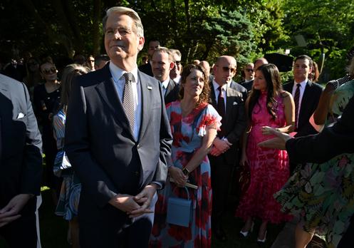 Le secrétaire au Trésor américain, Scott Bessent, lors d’une réception en l’honneur du roi Charles III d’Angleterre, à l’ambassade britannique de Washington, le 27 avril 2026.