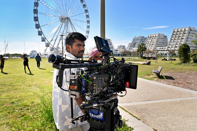 Filmagem do filme indiano “Rangula Kolatam”, dirigido por Abhiram Pilla, remake do longa-metragem de sucesso “Jhimma”, em La Grande-Motte (Hérault), em abril de 2026.