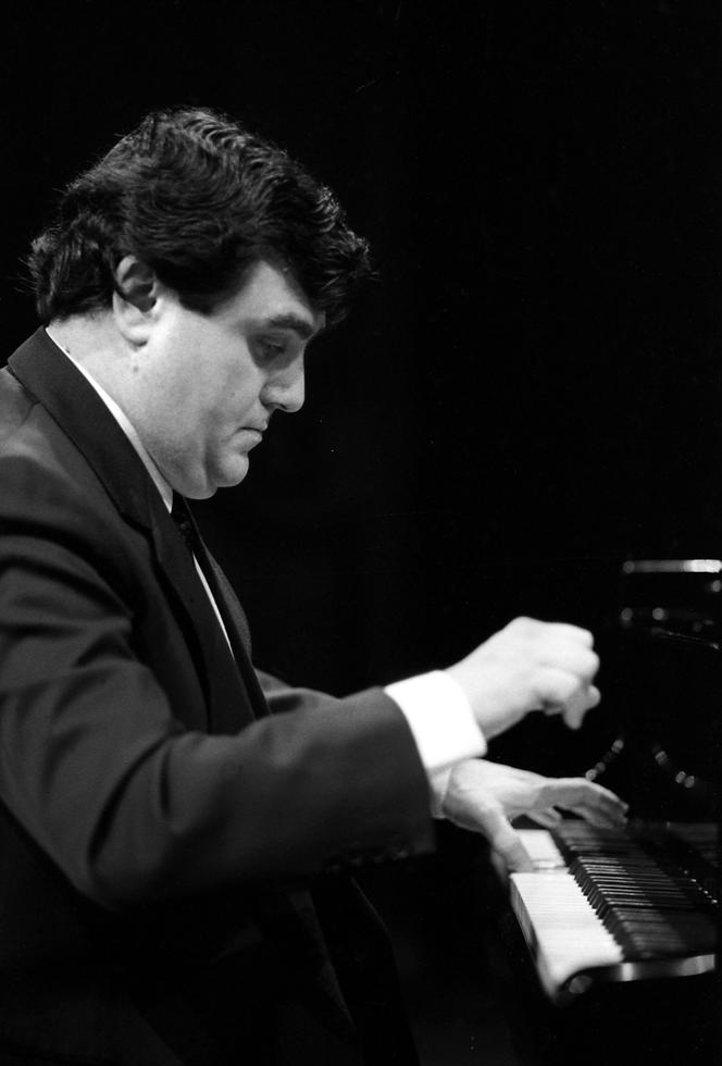 O pianista francês Jean-Bernard Pommier, em Paris, em 1986.