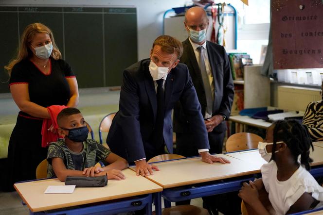 Emmanuel Macron, na escola primária Bouge, em Marselha, no dia 2 de setembro de 2021, por ocasião do início do ano letivo.