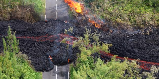 Piton de la Fournaise : à La Réunion, un chantier « atypique » pour reconstruire la route engloutie sous les coulées de lave
