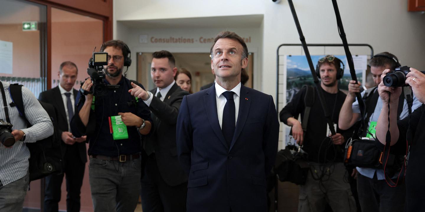 Macron déplore les « mabouls » voulant se fâcher avec l'Algérie