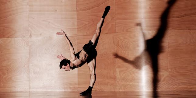 «&nbsp;Enemy in the Figure&nbsp;», de William Forsythe, créé en 1989 par le Ballet de Francfort et entré au répertoire du Ballet de l’Opéra national du Rhin en 2023, lors d’une représentation à l’Opéra de Strasbourg, en février 2025. 