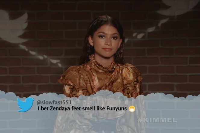 A atriz americana Zendaya reage ao ler um comentário odioso “Aposto que os pés de Zendaya cheiram a Funyuns [snacks saveur oignons] », transmitido em 19 de setembro de 2019, no canal de Jimmy Kimmel no YouTube.