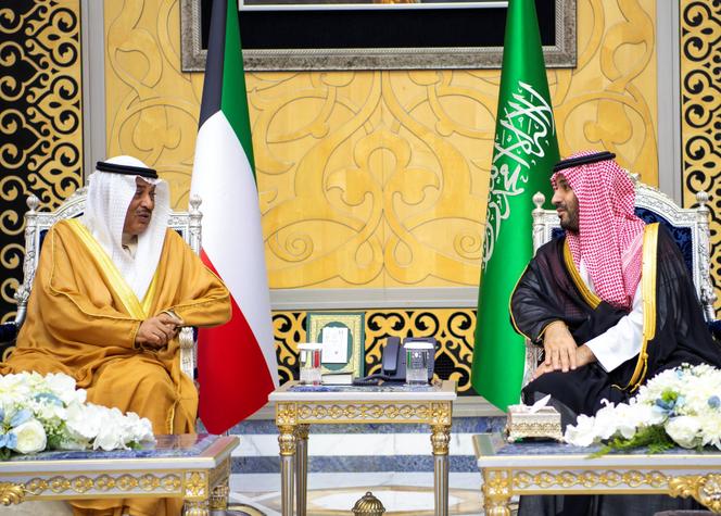 Saudi Crown Prince Mohammed bin Salman (right) and his Kuwaiti counterpart, Sabah Al-Khaled Al-Hamad Al-Sabah, in Jeddah, Saudi Arabia, on April 28, 2026.