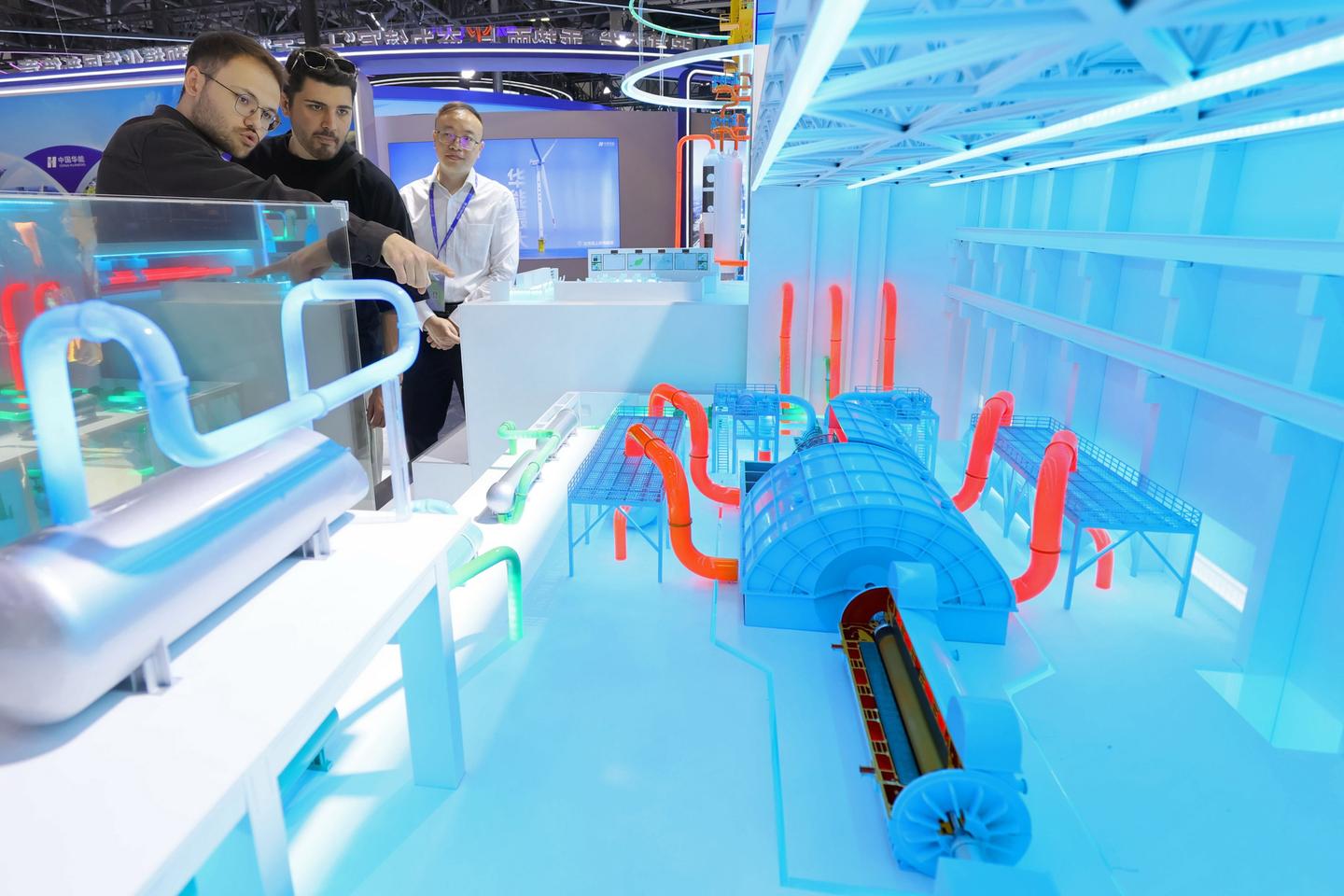 La toute-puissance de la Chine : des batteries au nucléaire, des médicaments innovants aux additifs alimentaires, des TGV à l’IA