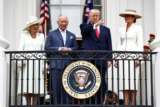 Rainha Camilla, Rei Carlos III, Presidente dos EUA Donald Trump e Primeira Dama Melania Trump na Casa Branca em Washington, DC, 28 de abril de 2026.