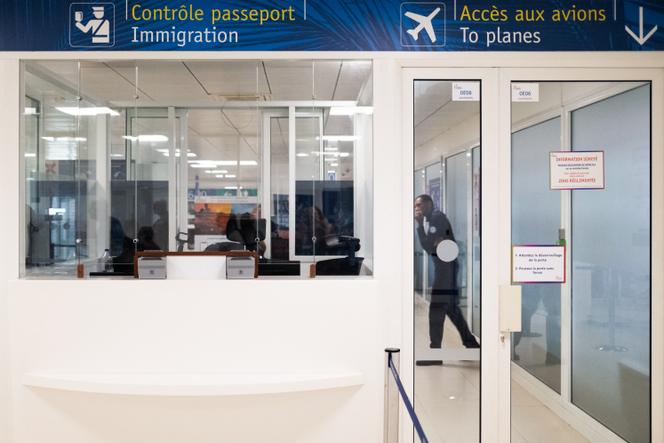 Posto fronteiriço do aeroporto Maryse-Condé, em Les Abymes (Guadalupe), 2 de julho de 2025.