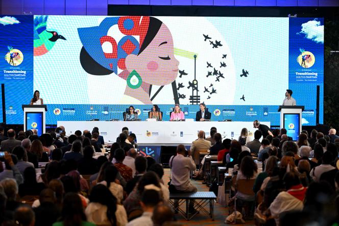 Sessão plenária na Conferência Internacional sobre a Saída dos Combustíveis Fósseis, em Santa Marta (Colômbia), 28 de abril de 2026.