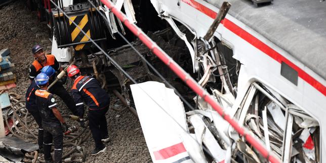 Train crash near Jakara kills 14 people, injures dozens