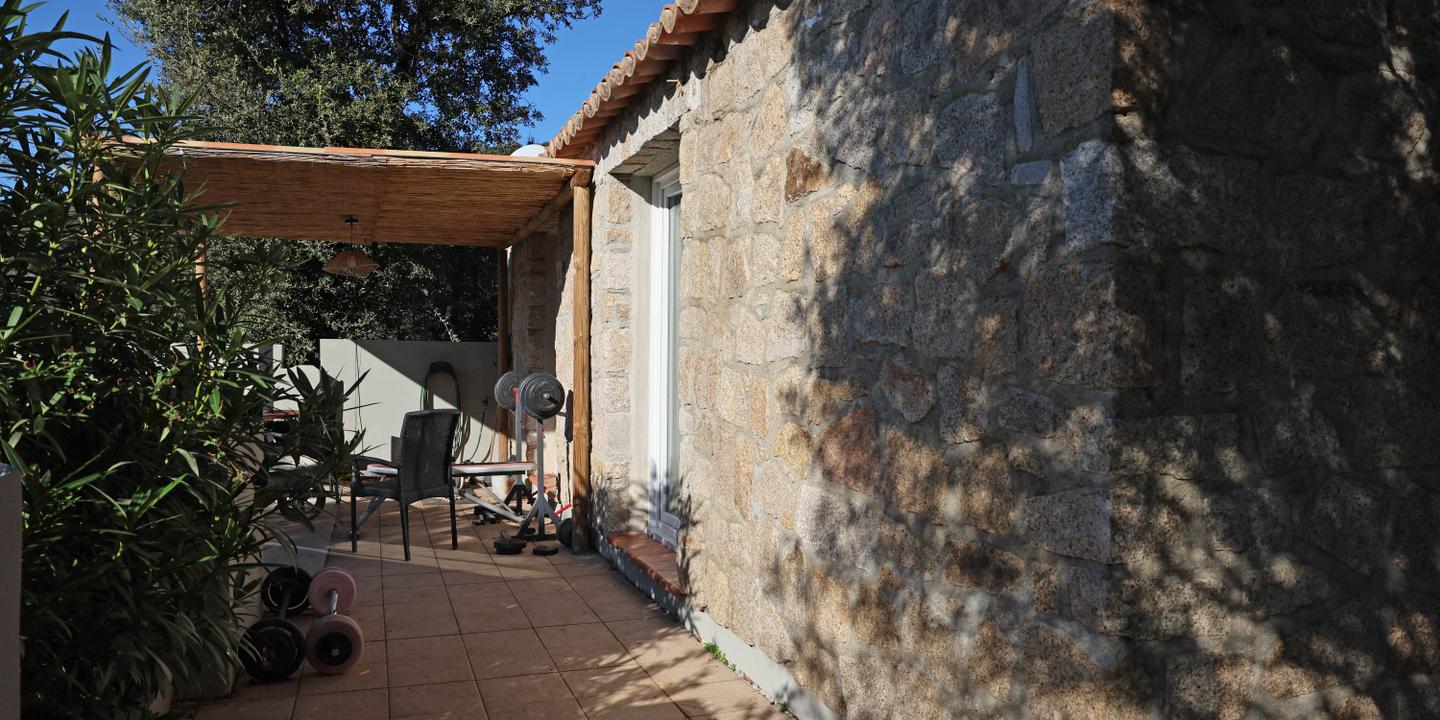 Affaire du Petit Bar : Mickaël Ettori jugé pour blanchiment en Corse