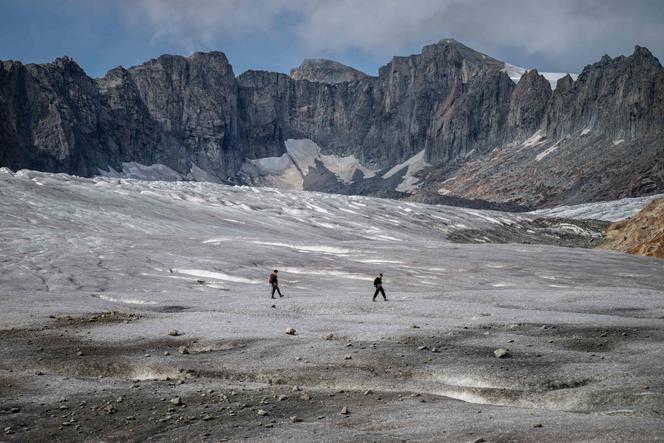 Na geleira do Ródano, acima de Gletsch, nos Alpes Suíços, 12 de setembro de 2025.